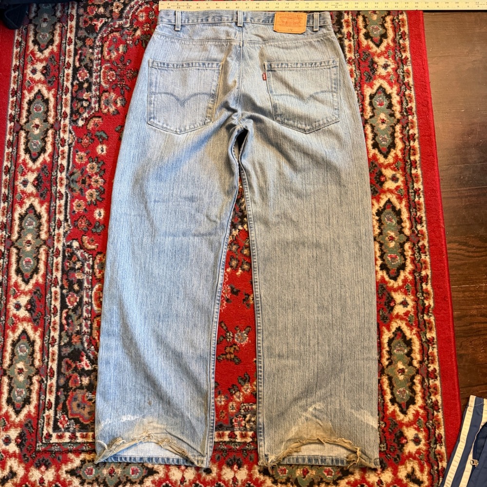 Levis 579 Baggy Fit Jeans Mens 33x32 Light Wash Wide Leg Vintage Distressed - Picture 4 of 6